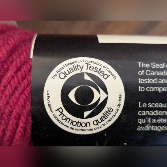 Vintage Sayelle Knitting Worsted Yarn  3 Ruby Red Shades & 1  Pink 50g X4 - Picture 12 of 14